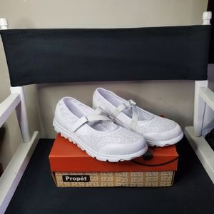 PROPET Womens TravelActiv Mary Jane Flat Size 11 X-Wide, White